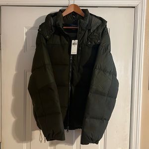 Brand New!Ralph Lauren puffer performance jacket size Large. Great looking coat.
